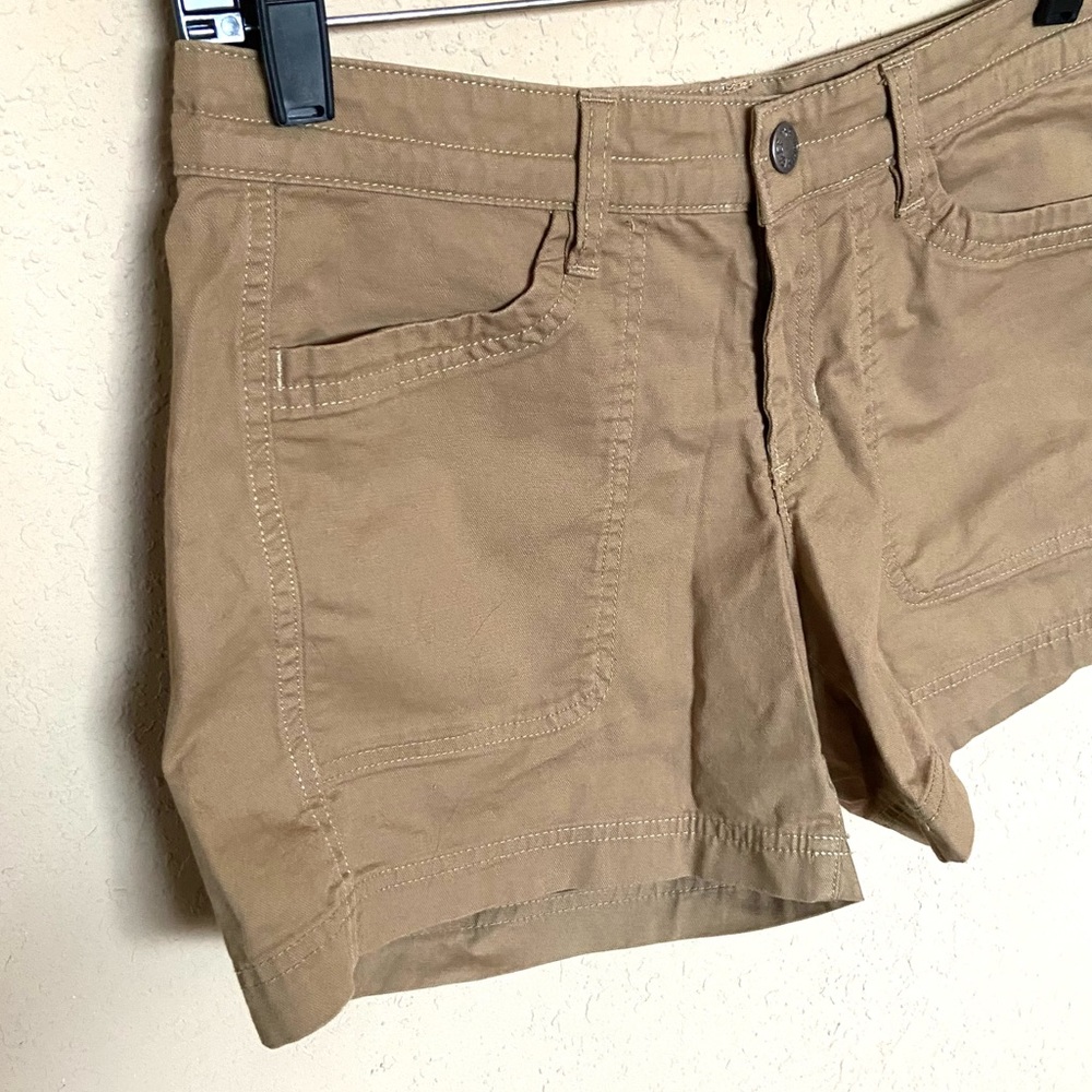 The North Face Tan Camel Cargo Hiking Casual Shorts  5” inseam size 4 - Picture 3 of 9